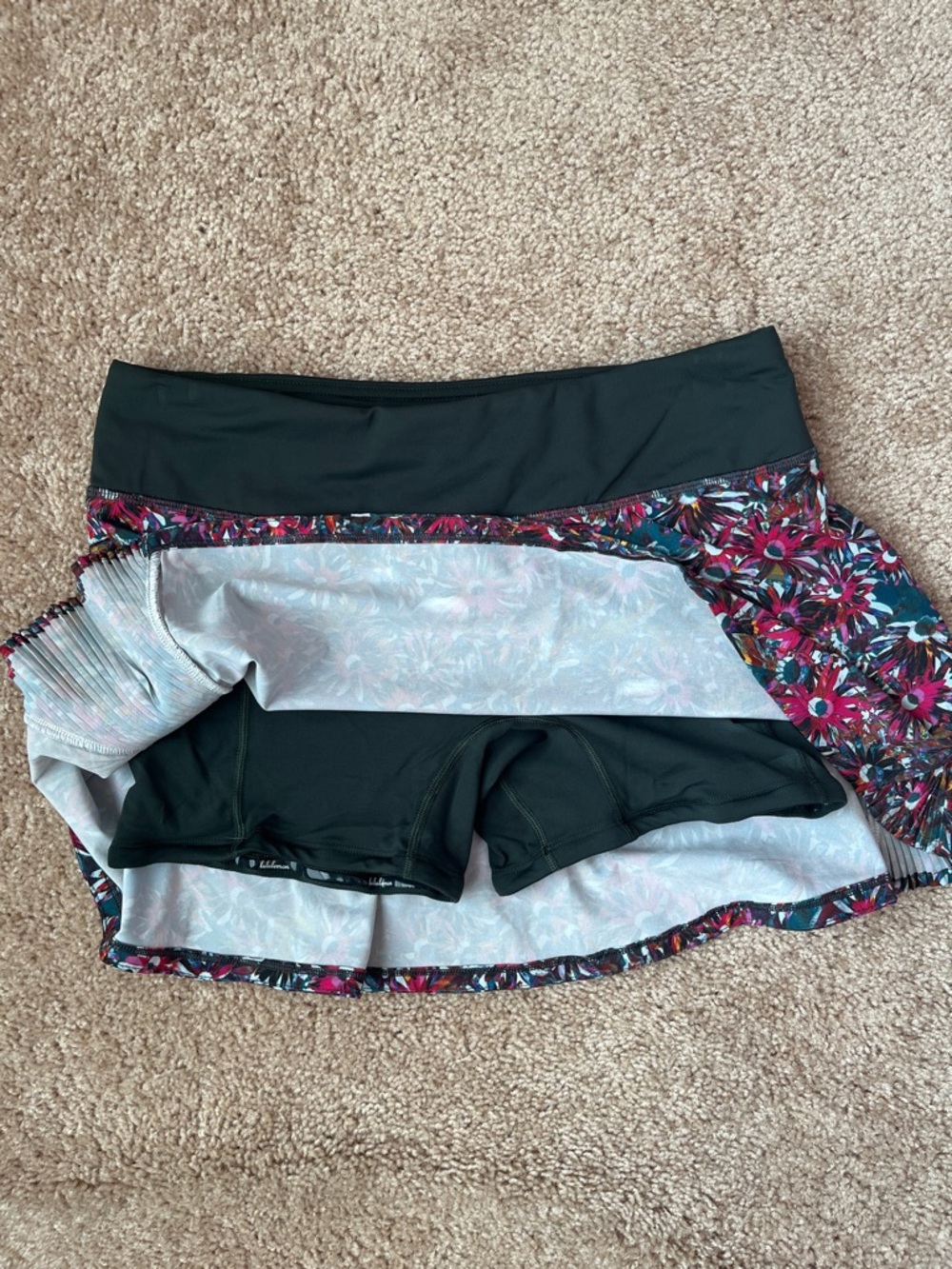 Lululemon Play off the Pleats Floral Skort - Picture 9 of 16